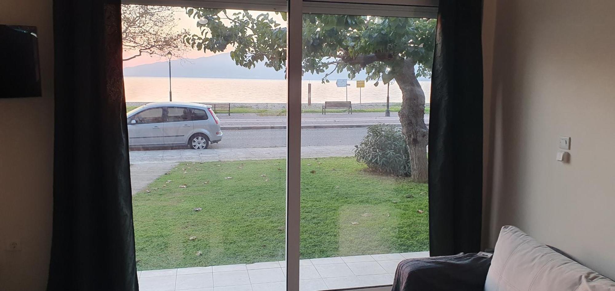 Nafpaktos Seaside Apartment Kültér fotó