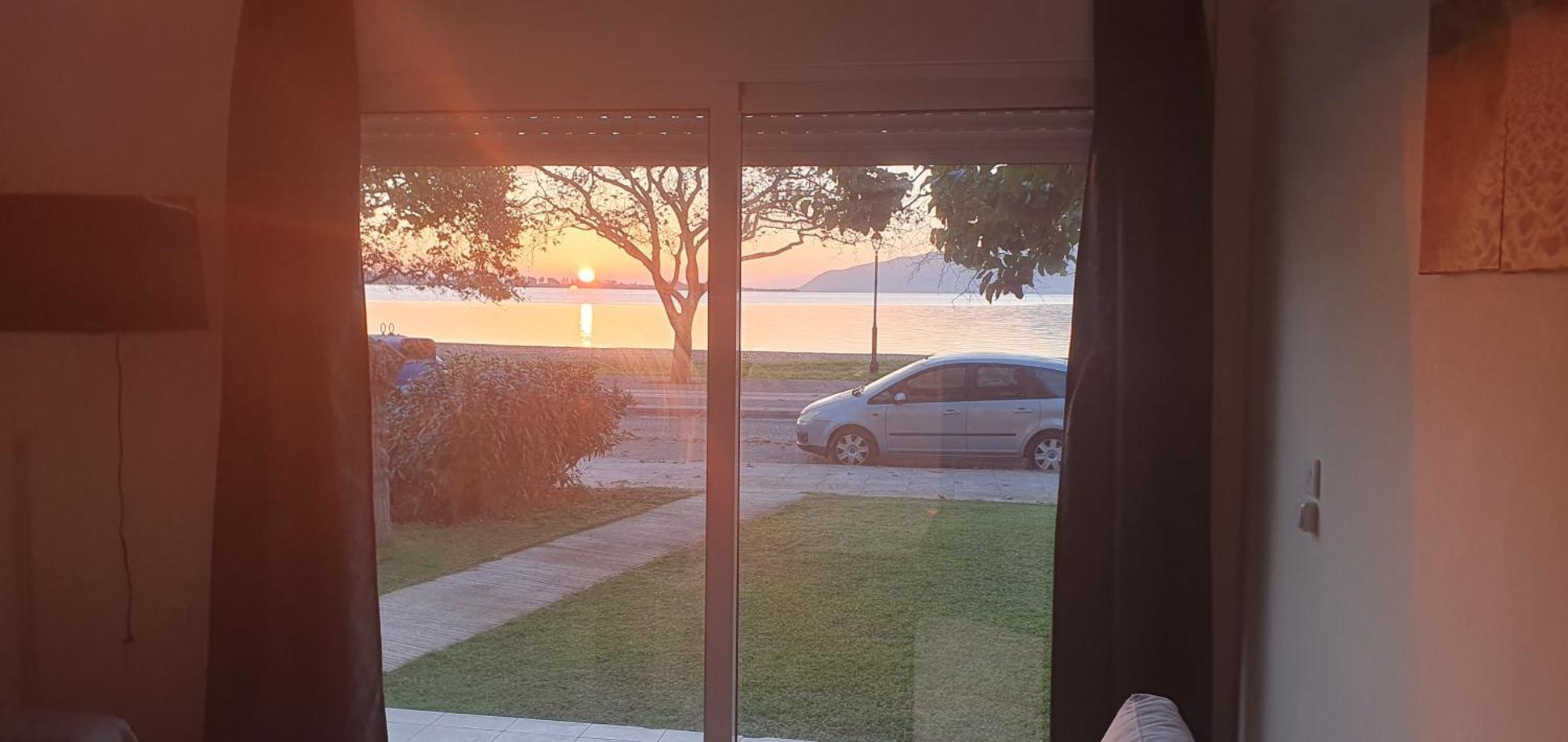 Nafpaktos Seaside Apartment Kültér fotó