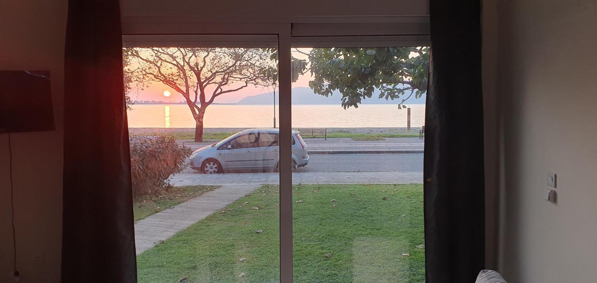 Nafpaktos Seaside Apartment Kültér fotó
