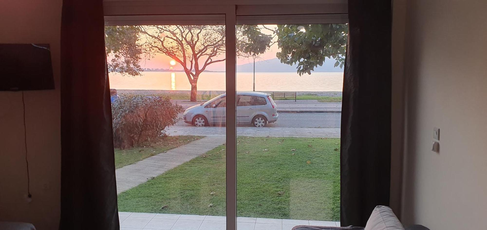 Nafpaktos Seaside Apartment Kültér fotó